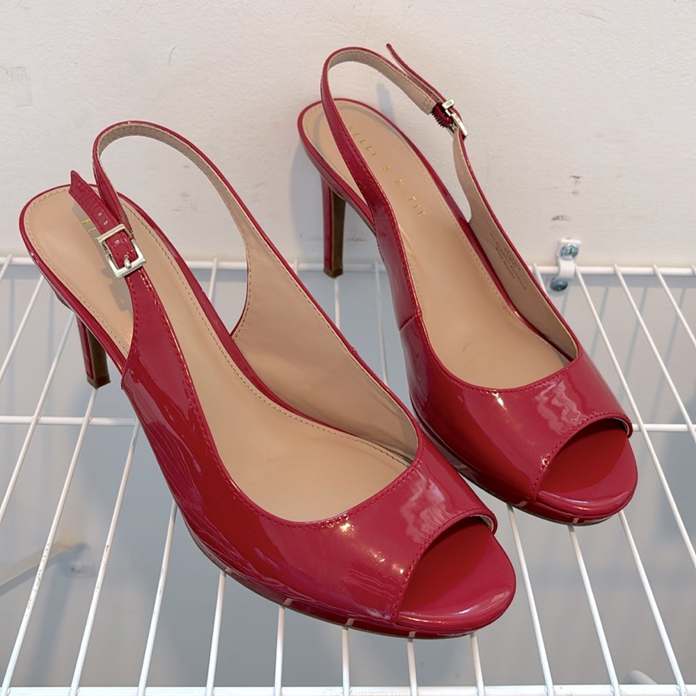 Red Pumps
